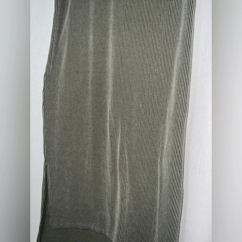 Entro Green Ribbed Midi Dress - Picture 2 of 4